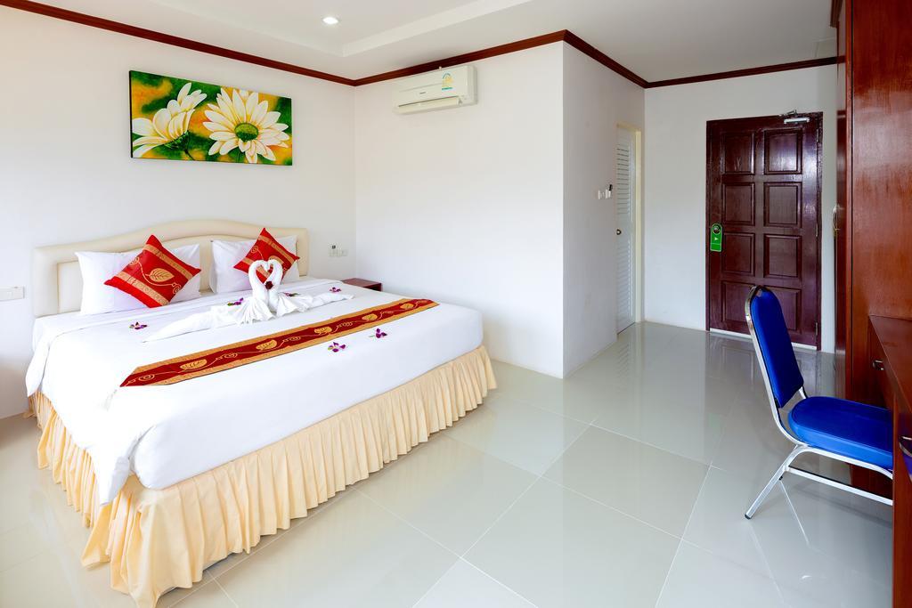 Phusita House 2 Hotel Patong Buitenkant foto