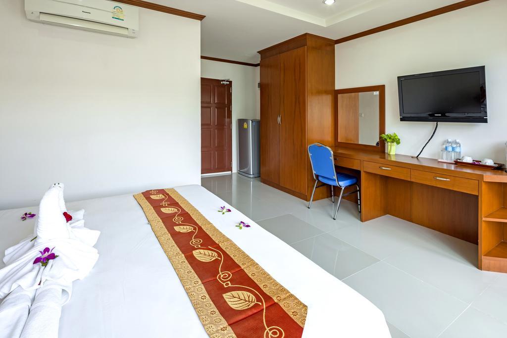 Phusita House 2 Hotel Patong Buitenkant foto