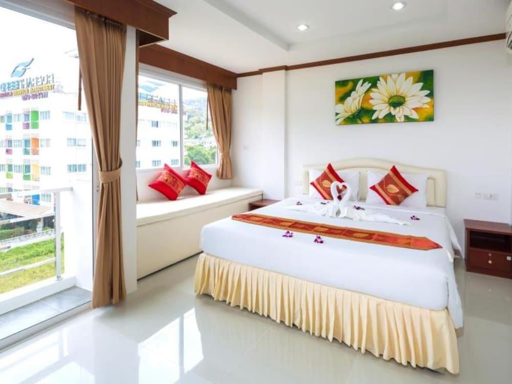 Phusita House 2 Hotel Patong Buitenkant foto
