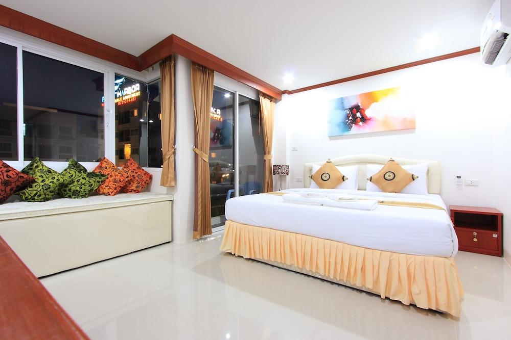 Phusita House 2 Hotel Patong Buitenkant foto